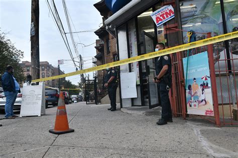 Two injured after separate attempted robberies in 75th Precinct