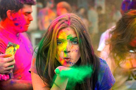 Amazing Holi Picture Colourful Wallpaper Iphone Download Hd Wallpapers