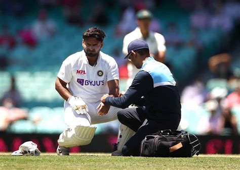Seek to live, currently behind livelive. Aus vs Ind, 3rd Test: Pant Injured, Taken For Scans