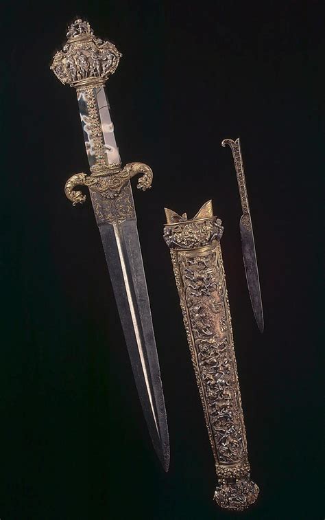 A Magnificent Renaissance Italian Dagger Gilded With Agate And Silver
