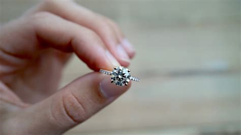 What's the difference between a vs1 and vs2 diamond?