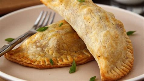 I think maybe you know by now how much we love eggs — for breakfast, lunch, and dinner! Scrambles Breakfast Hand Pies recipe from Pillsbury.com