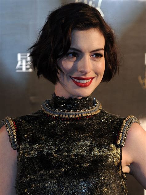 Anne Hathaway Looked Adorable With Her Mussed Up Bob At The