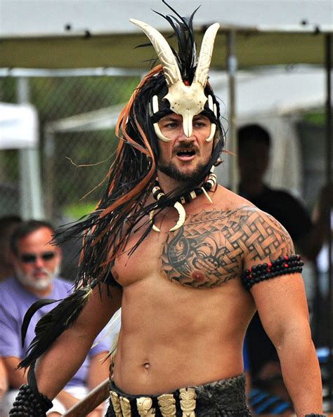 Tahiti Tourisme In The World Polynesian Men Hawaiian Tattoo Marquesan Tattoos
