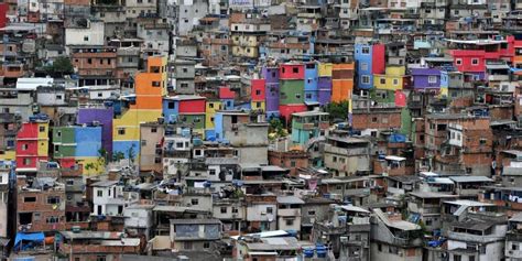 Favela synonyms, favela pronunciation, favela translation, english dictionary definition of favela. Brésil : une touriste espagnole tuée par la police dans ...