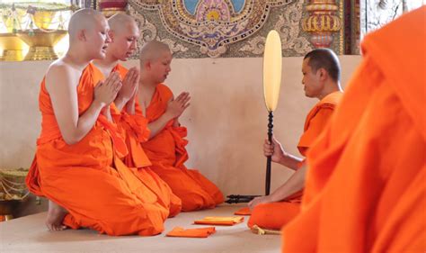Station gte great to est; 'ไวท์ ณวัชร์'บวชทดแทนพระคุณพ่อแม่ ได้ฉายา'สุธมฺโม'