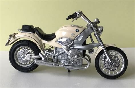 The bmw r1200c was a cruiser motorcycle manufactured by bmw motorrad from 1997 to 2004. model van de BMW R1200C, gebruikt in de James Bond film ...