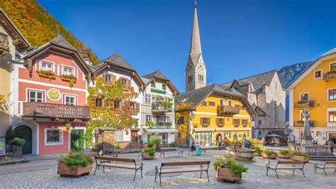 Austrias Tiny Village With 10000 Day Trippers Bbc Travel