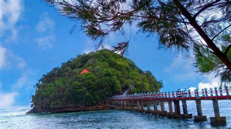Pantai Jembatan Panjang Malang