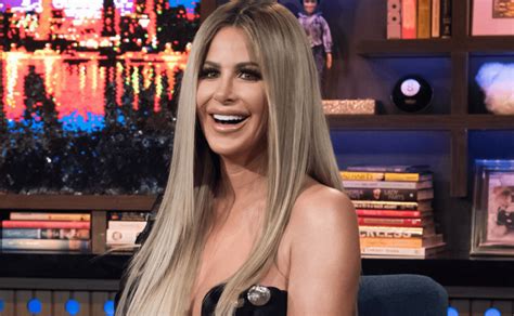 Kim Zolciak Biermann Posts A Rare Makeup Free Selfie And Shares The Secret To Her Flawless Skin