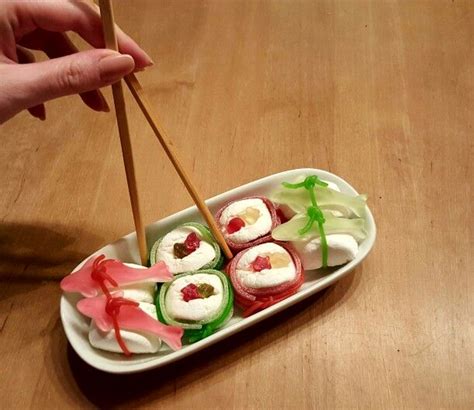 Genieße leckeres essen, schnell geliefert! Sushi Gutschein aus Süßigkeiten zum Verschenken | Süsses ...