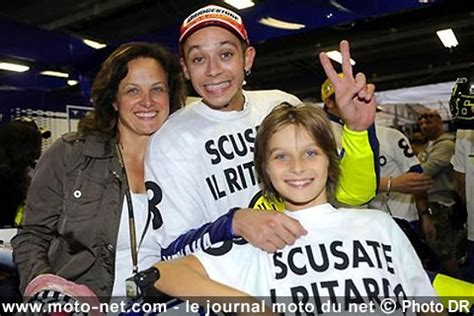 Sebab, valentino rossi yang kelahiran urbino, italia menginjak usia 40 tahun di hari tersebut. MotoGP - Le demi-frère de Rossi disputera son premier GP à ...
