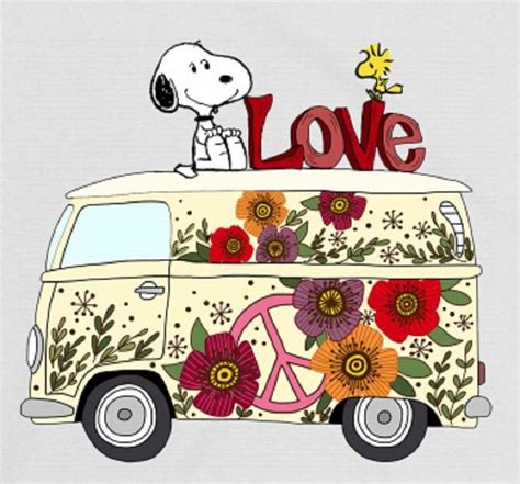 Pin By Lucy Benbow On L ️ve Snoopy Wallpaper Snoopy Love Snoopy