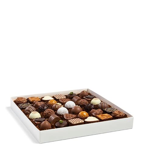 L Derach Chocolatier Suisse Classic Piece Praline Chocolate Box