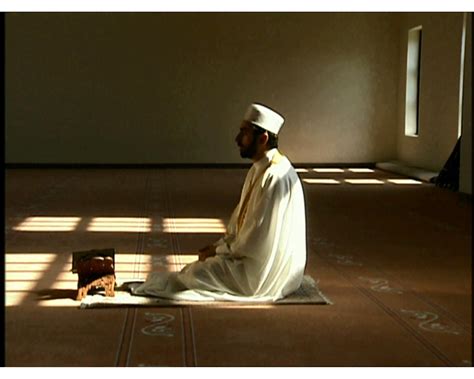 صور رجل يصلي صور تعبر عن الصلاة ازاي