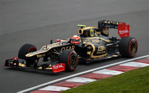 So wird unter anderem ein vereinfachter und zugleich breiterer frontflügel zum einsatz kommen, auch die vorderen bremskanäle werden. Renault Signs Letter of Intent to Buy Lotus F1 Team ...