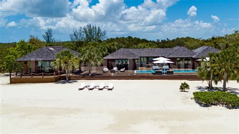 exceptional 3 bedroom luxury beachfront estate for sale on parrot cay turks and caicos property
