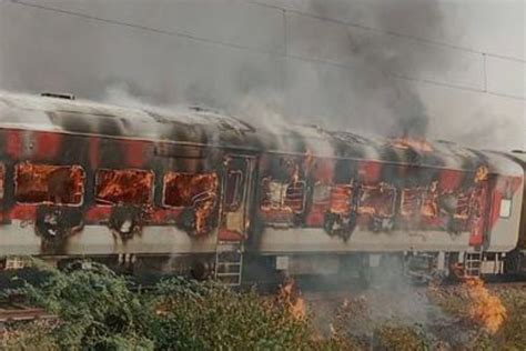 Two Bogies Of Patalkot Express Catches Fire Two Injured The Statesman