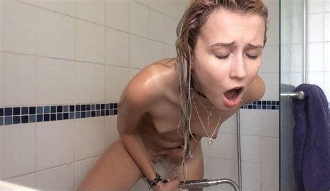 Solo Masturbation In Der Dusche Heisse Sexfilme Gratis Auf Geile Frauen