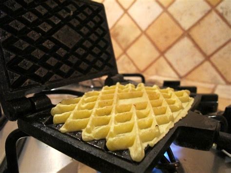 Per la preparazione delle ferratelle: Storia e ricetta delle ferratelle abruzzesi nel 2020 (con ...