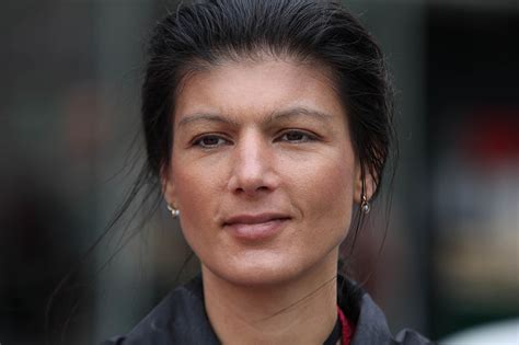 Sahra wagenknecht vertritt, wie hier nachweislich gemacht, ein eigenes, dem programm der linken in vielen punkten widersprechendes programm. weiter begründen die antragsteller den ausschluss. Linke tritt Verbotsdebatte um Sankt Martin los ...