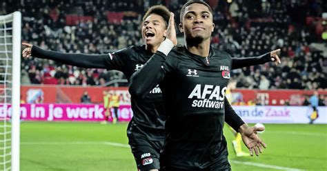 Het meest complete overzicht van nieuws en actualiteiten rondom de voetbalclub fc utrecht. AZ maakt ook indruk bij FC Utrecht | Voetbal | Telegraaf.nl