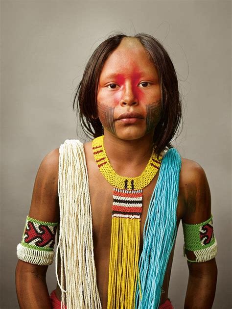 8 Portraits De La Tribu Kayapo En Amazonie Par Martin Schoeller En 2020 Amazonie Bresil Photo