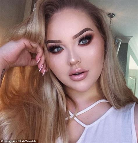 Beauty Vlogger Nikkietutorials Assaulted By Two Men Daily Mail Online