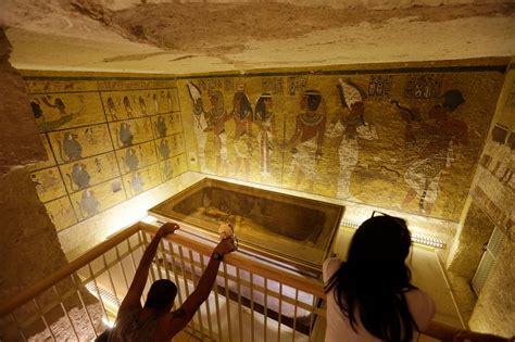 experts optimistic tut s tomb may conceal egypt s lost queen the washington post