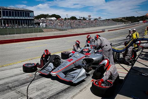Live et replays, essais, résultats, classement et calendrier. Comparaison des temps d'arrêt au stand - Formule 1, NASCAR ...
