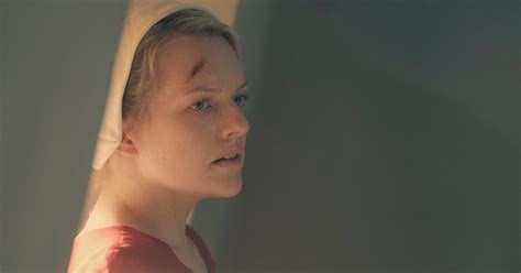 Elisabeth Moss Behind The Scenes Handmaids Tale