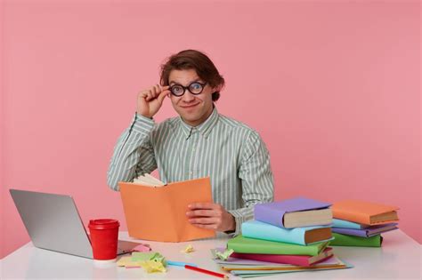 Kebiasaannya kemestian buat mereka menggunakan warna kegemaran mereka hanya pada kereta, cat rumah atau bilik dan kebanyakan baju untuk dia juga mudah memahami apa yang tersembunyi atau maksud tersirat. Maksud Warna Di Sebalik Gaya Pakaian, Bukan Ikut Trend ...