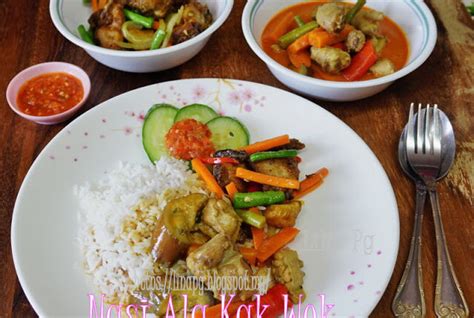 Nasi kak wok sgt popular di kelantan, especially kat kota bharu.nasi ni terdiri drp nasi putih + ayam goreng garing + kuah gulai ayam/ dalca + sambal belacan.nape dinamakan nasi kak wok? Resepi Nasi Ala Kak Wok Mudah Dan Sedap - TCER.MY