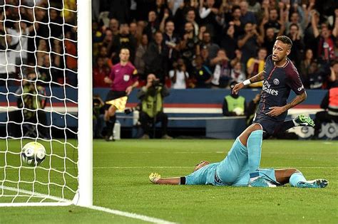 Jun 07, 2021 · el presidente del equipo francés sabe que tiene que retener al jugador por todos los medios pero el riesgo de que se acabe marchando es real y eso traería fatales consecuencias para el club. PSG: Neymar genial pone a sus pies el Parque de los ...