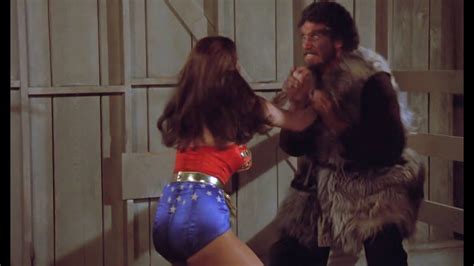 Wonder Woman Vs Alien Shapeshifter Beast Man P Bd Wonder Woman