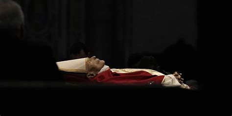 vatikan benedikt xvi bekommt begräbnis wie ein papst