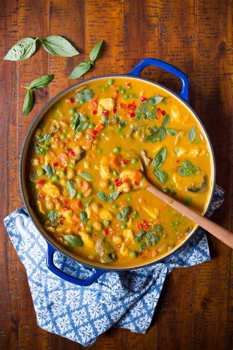 Here's the thing with cooking healthy food—easy recipes will help you stick to your goals. Chicken, Carrot and Chickpea Coconut Curry | Recipe ...
