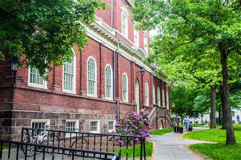 Dont Miss The Fascinating Harvard University Tour In Boston