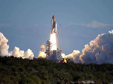 Tributo al transbordador espacial columbia. Columbia Shuttle Disaster Still Influences Spacecraft ...