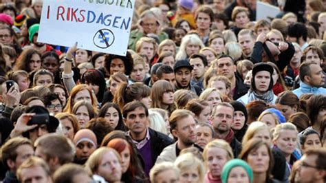 Thousands Protest Sweden S Rising Far Right SBS News