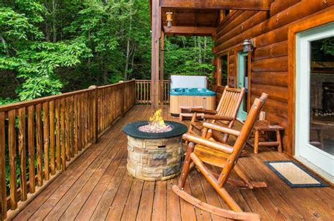 Bring your furry friend with you on the trip of a lifetime when you book a smoky mountain log cabin with aunt bug's. 4 Secluded Cabins in Pigeon Forge and Gatlinburg for a ...