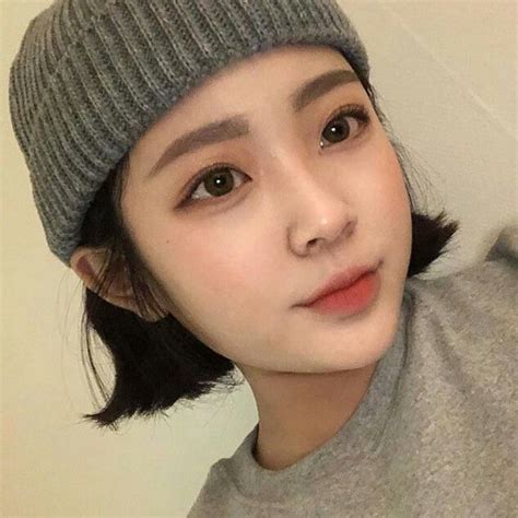 Pony tail with a tight elastic hair tie. 선릉풀싸롱010-2137-4905 김지수 신림매직미러 잠실풀싸롱 신림풀싸롱 홍대풀싸롱건대풀싸롱 건대안마 ...