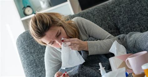 The Difference Between Coronavirus And Allergies Explained By Doctors