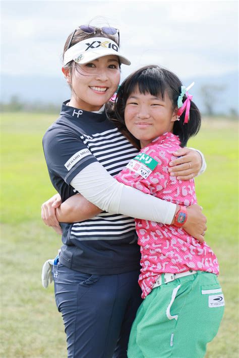 「天才ゴルフ少女」須藤弥勒をパット名人の青木瀬令奈が絶賛「パットはトッププロに近い」 Golf報知
