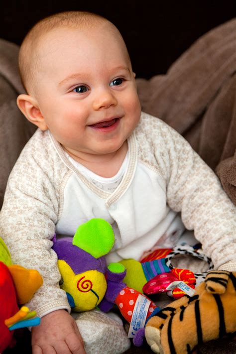 微笑婴儿玩具 免费图片 Public Domain Pictures