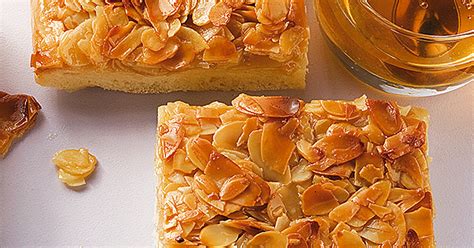 Donauwelle rezept schneewittchenkuchen mit ganache vom blech backen. Bienenstich (ungefüllt) Rezept | Küchengötter