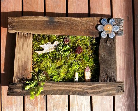 Create diy garden decor for your garden, using these ideas for inspiration! 16 Amazing Reclaimed Wood DIY Garden Ideas