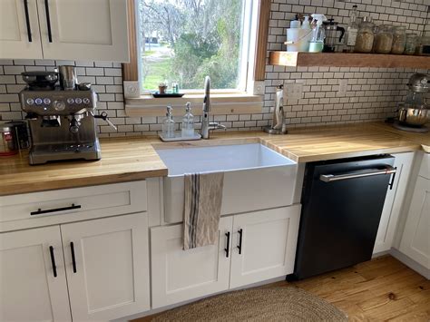 10 White Cabinets With Butcher Block