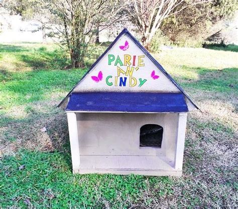Life for a feral cat can be tough, especially in the cold winter months. 21 DIY Outdoor Cat House | DIY Cat House ⋆ Bright Stuffs