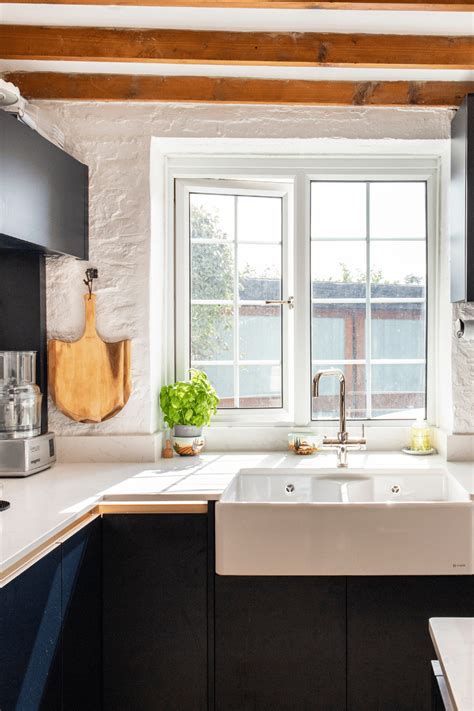 35 Kitchen Windows Over Sink Ideas You Will LOVE - Sleek-chic Interiors